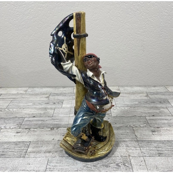 Rare Porcelain Azzolin Brothers Prop. Carron ( Falcon) Pirate Statue - Picture 8 of 8
